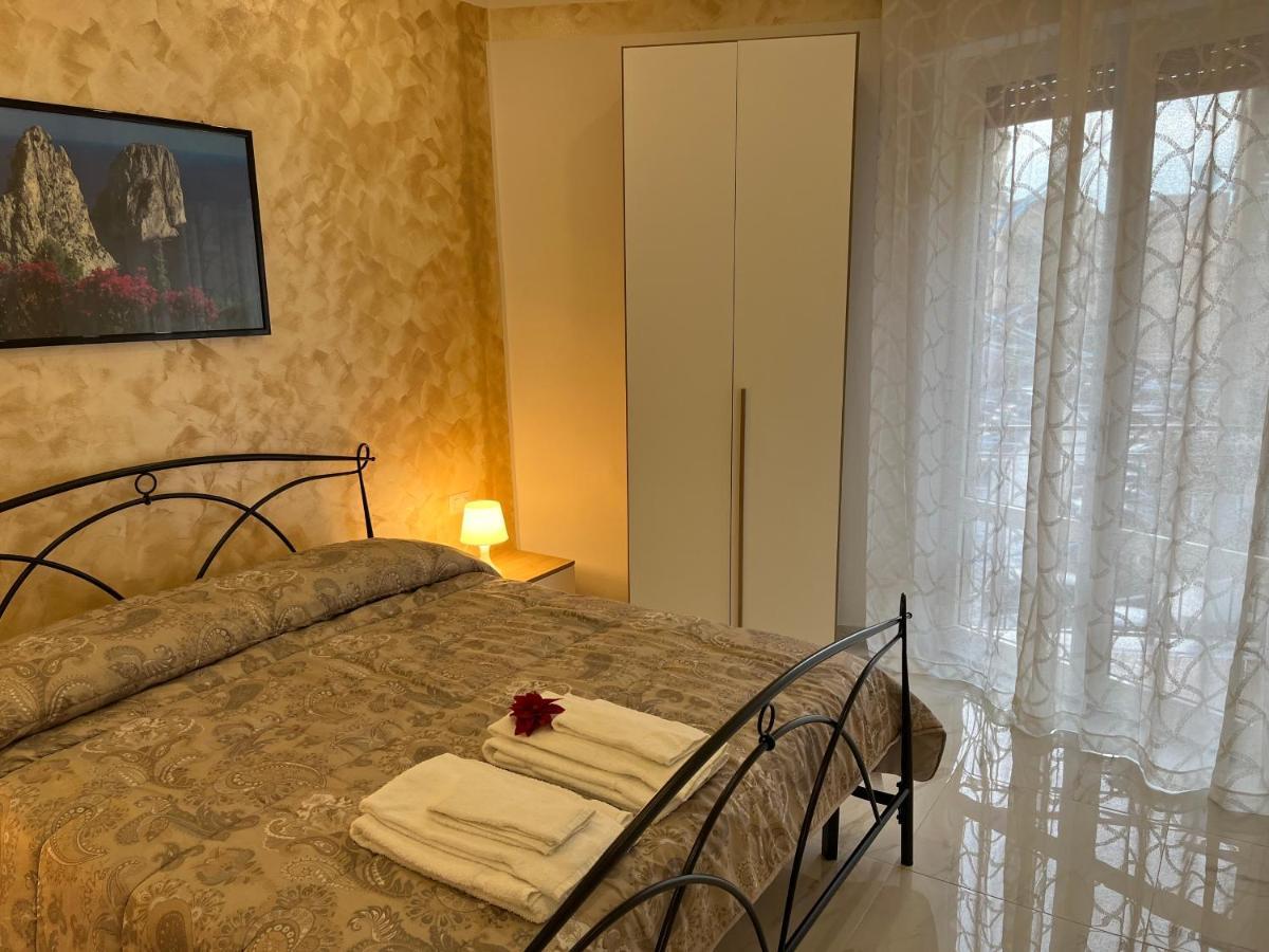 B&B Mary Sant'Elia Napels Buitenkant foto